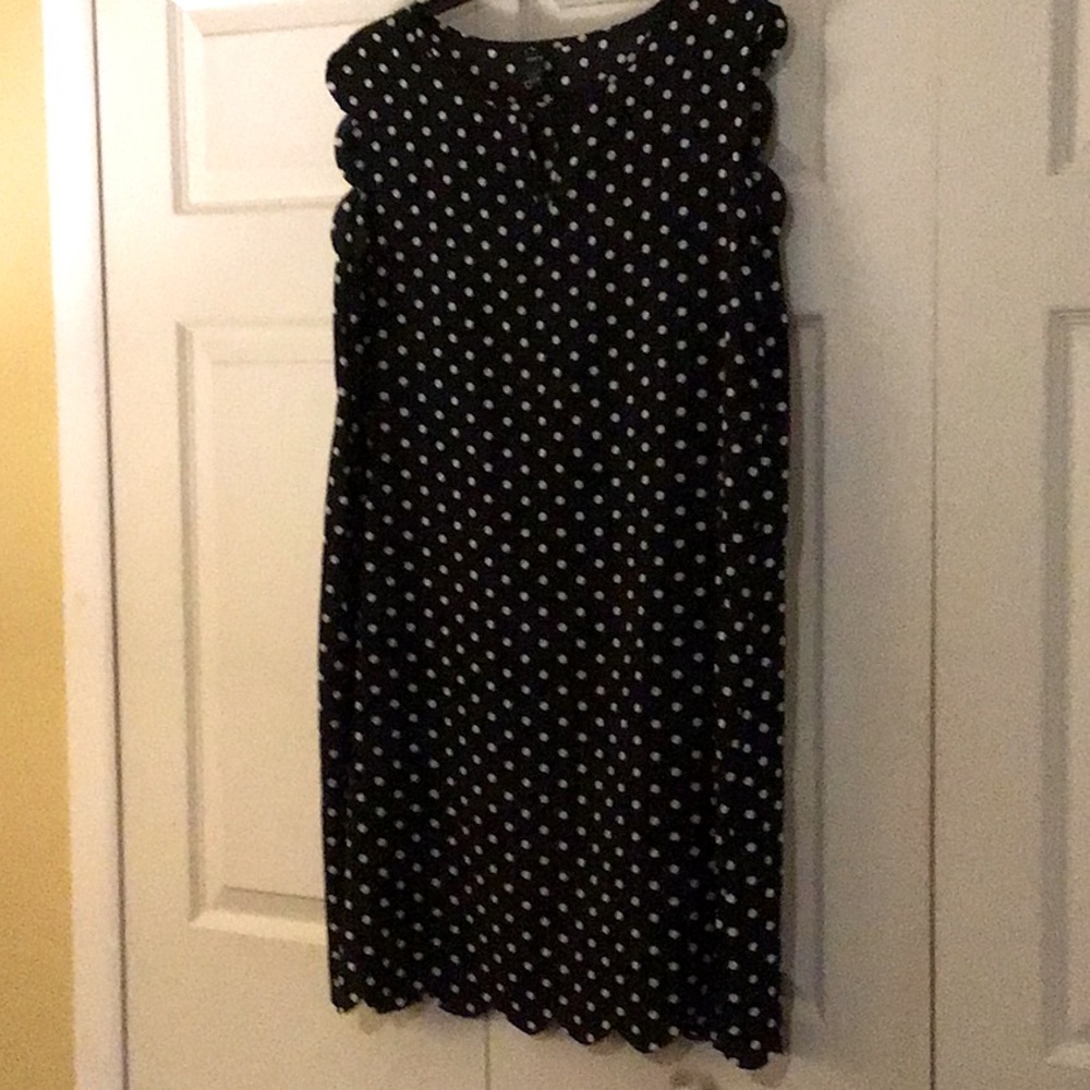 Black with white dots dress size L.